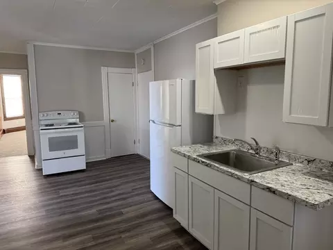 194 Grattan St, Chicopee, MA 01020 photo 6