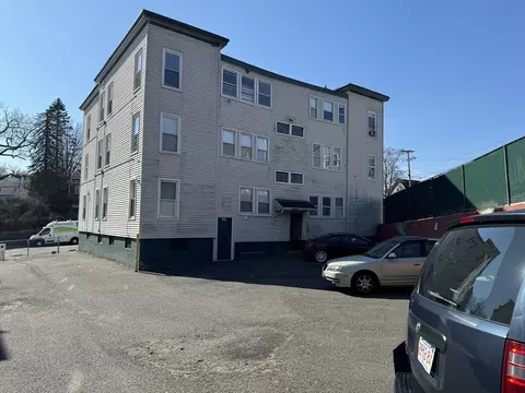 194 Grattan St, Chicopee, MA 01020 photo 3