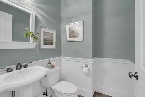 Bath - 20 Hunter Ln, Lancaster, MA 01523 photo 4 of 5