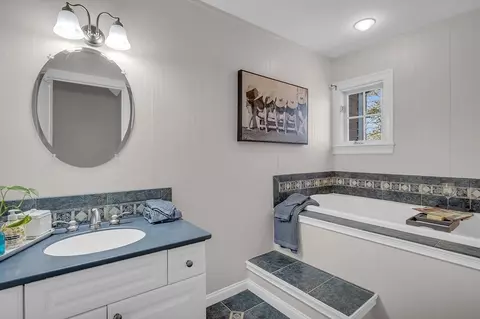 Bath - 20 Hunter Ln, Lancaster, MA 01523 photo 5 of 5
