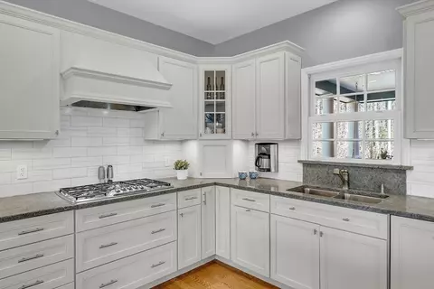 Kitchen - 20 Hunter Ln, Lancaster, MA 01523 photo 3 of 3