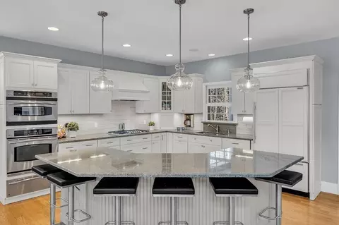 Kitchen - 20 Hunter Ln, Lancaster, MA 01523 photo 2 of 3