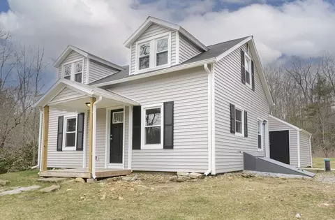 1532 N Brookfield Rd, Oakham, MA 01068