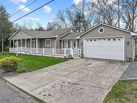2 Watuppa Rd, Westport, MA 02790