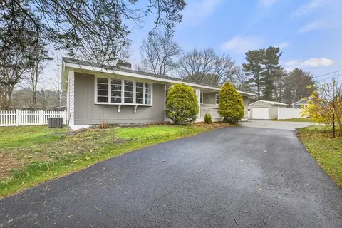 31 New Foster Ave, Billerica, MA 01821