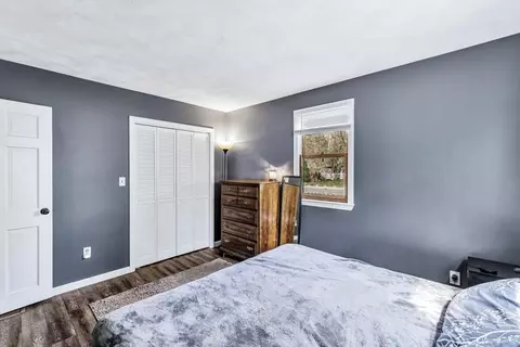 Bedroom - 18 Ships Lantern Dr, Mashpee, MA 02649 photo 8 of 11