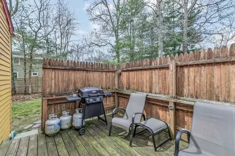 Exterior - 18 Ships Lantern Dr, Mashpee, MA 02649 photo 7 of 11