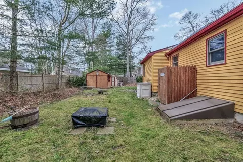 Exterior - 18 Ships Lantern Dr, Mashpee, MA 02649 photo 10 of 11