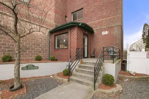 64 Foster St #303, Peabody, MA 01960