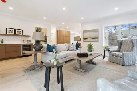 Living - 18 Whittier Rd, Reading, MA 01867 photo 5 of 7