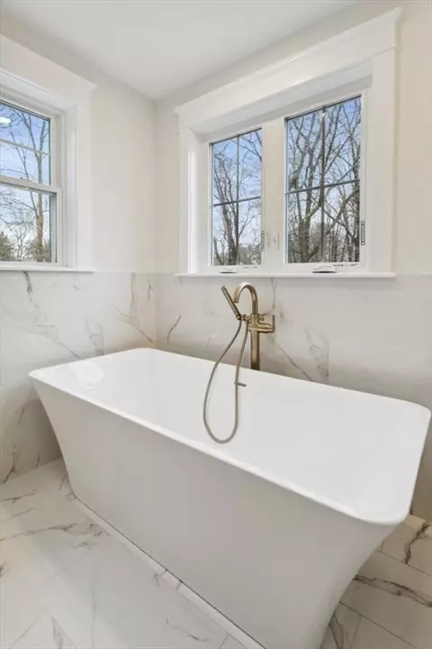 Bath - 18 Whittier Rd, Reading, MA 01867 photo 2 of 6
