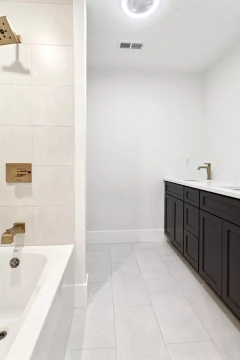 Bath - 18 Whittier Rd, Reading, MA 01867 photo 5 of 6
