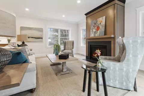 Living - 18 Whittier Rd, Reading, MA 01867 photo 4 of 7