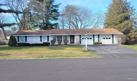 4 Amherst St, Danvers, MA 01923