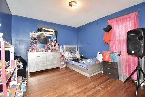 Bedroom - 99-101 Middlesex St, Springfield, MA 01109 photo 2 of 3
