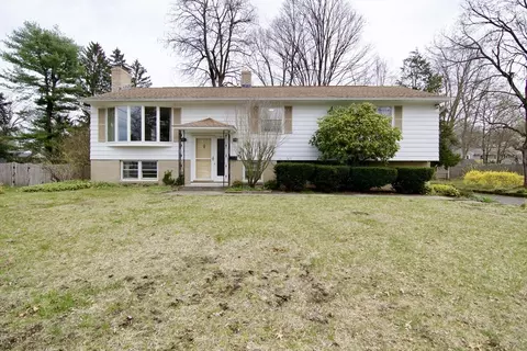 73 Bel Air Dr, Longmeadow, MA 01106