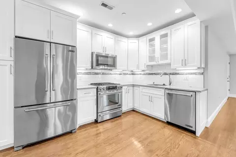 330 Dorchester St #2, Boston, MA 02127