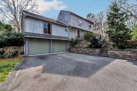 105 Old Toll Rd, Barnstable, MA 02668