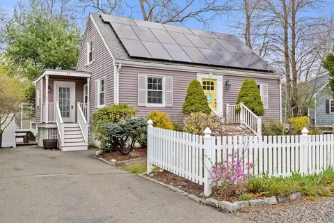 26 Delia Walker Ave, Weymouth, MA 02190