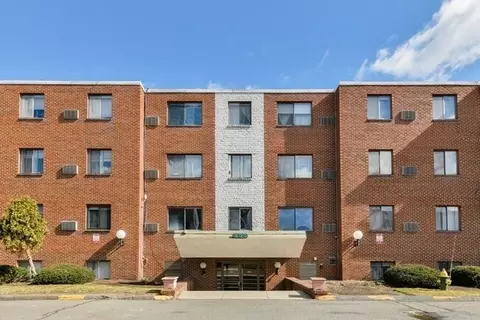 900 Governors Dr #10, Winthrop, MA 02152