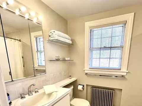 Bath - 79 Monadnock Rd, Worcester, MA 01609 photo 3 of 3