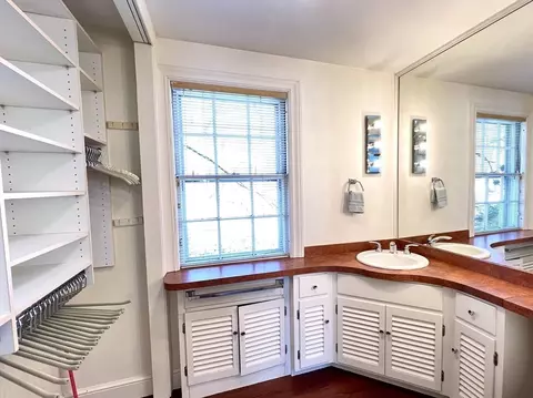 Bath - 79 Monadnock Rd, Worcester, MA 01609 photo 2 of 3