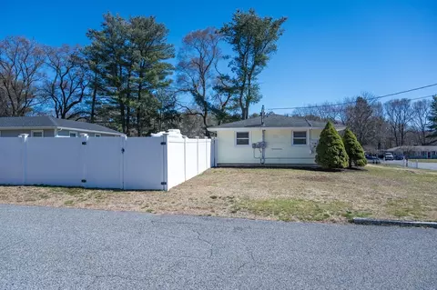 Exterior - 14 David Rd, Framingham, MA 01701 photo 3 of 7