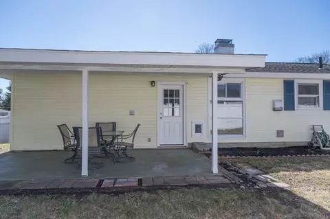 Exterior - 14 David Rd, Framingham, MA 01701 photo 5 of 7