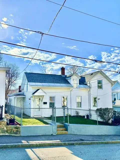 48 Mechanic St, Spencer, MA 01562