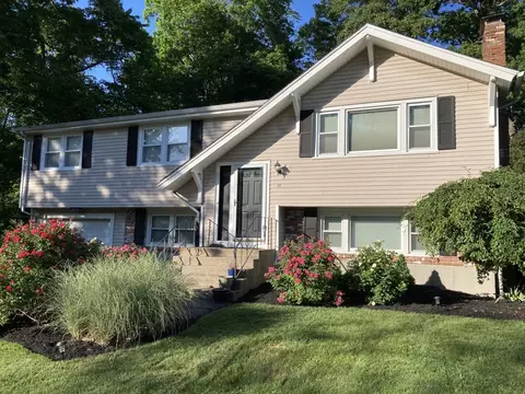 18 Mara Cir, Stoughton, MA 02072