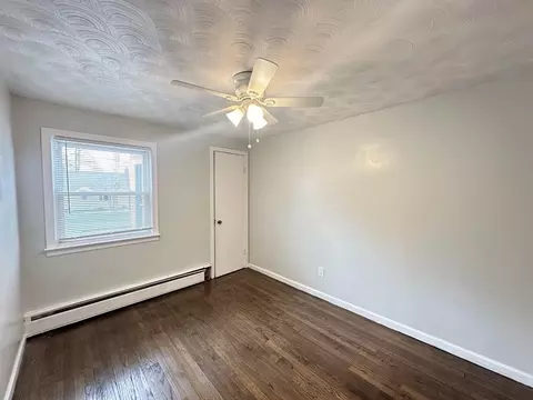 38 Hadley St, Springfield, MA 01118 photo 9