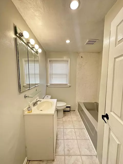 38 Hadley St, Springfield, MA 01118 photo 13