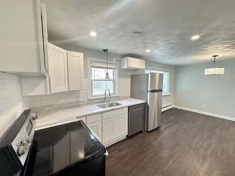 38 Hadley St, Springfield, MA 01118 photo 3