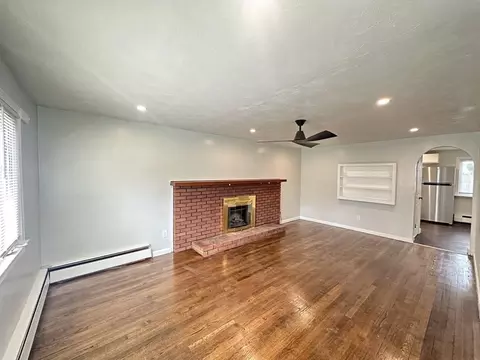 38 Hadley St, Springfield, MA 01118 photo 5