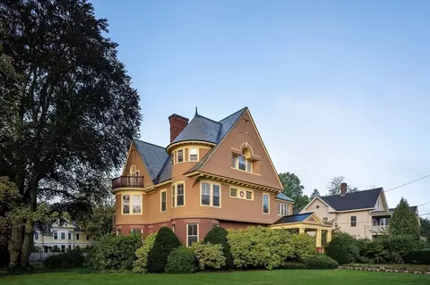 222 Elm St #B, Northampton, MA 01060