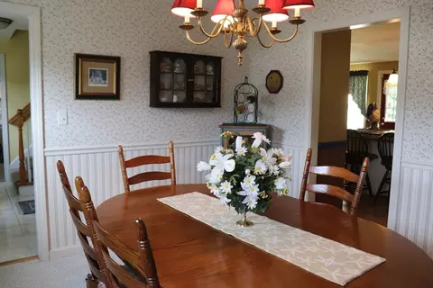 Dining - 6 Adelaide Cir, Worcester, MA 01606 photo 2 of 2