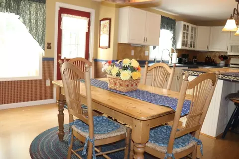 Dining - 6 Adelaide Cir, Worcester, MA 01606 photo 1 of 2