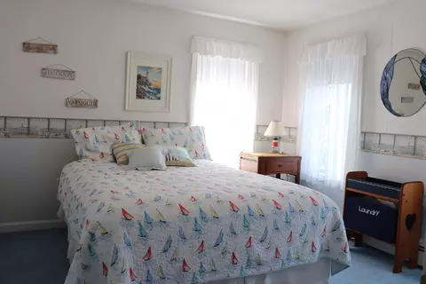 Bedroom - 6 Adelaide Cir, Worcester, MA 01606 photo 2 of 2