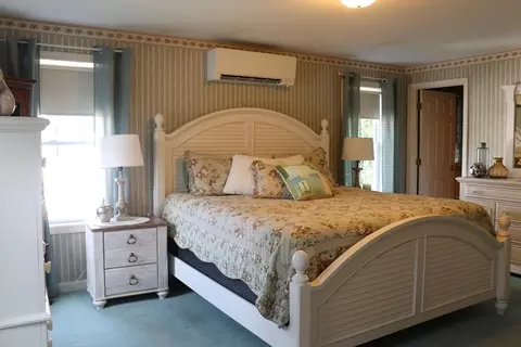 Bedroom - 6 Adelaide Cir, Worcester, MA 01606 photo 1 of 2