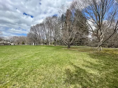23 Gardner St, Hamilton, MA 01982 photo 2