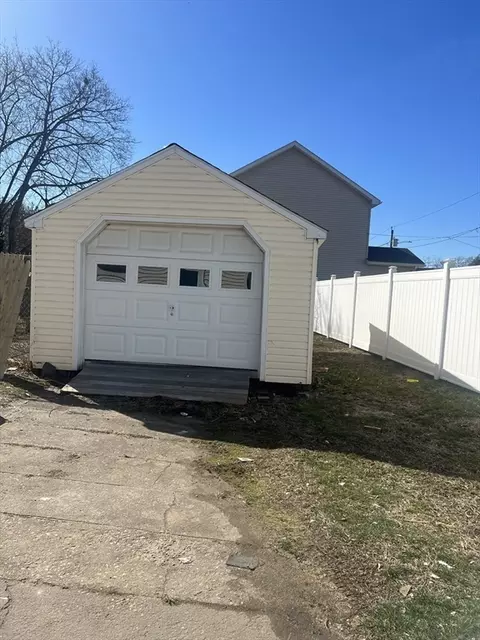 Exterior - 248 Parker St, Springfield, MA 01151 photo 3 of 4