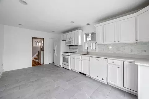 Exterior - 35 Gilbert St, Lynn, MA 01902 photo 9 of 10