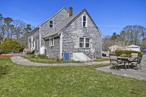 48 Redbrook Rd, Falmouth, MA 02536