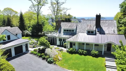 27 Harbor St, Manchester, MA 01944