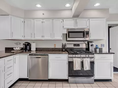 1098 West St #3, Wrentham, MA 02093