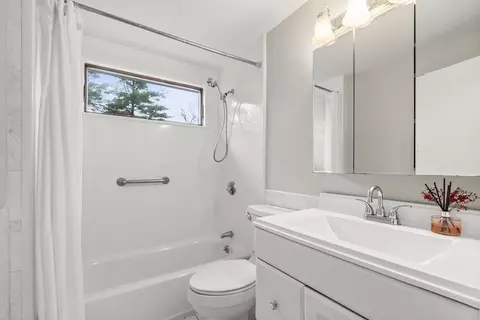 Bath - 36 Emery Rd, Townsend, MA 01469 photo 4 of 5