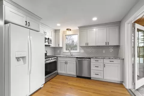 Kitchen - 36 Emery Rd, Townsend, MA 01469 photo 3 of 4
