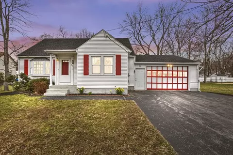 56 Chapel St, Shirley, MA 01464