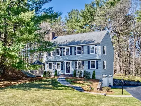 20 Strawberry Ln, North Reading, MA 01864