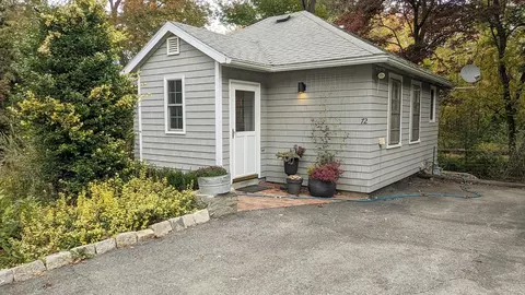 72 S Main St, Northbridge, MA 01534